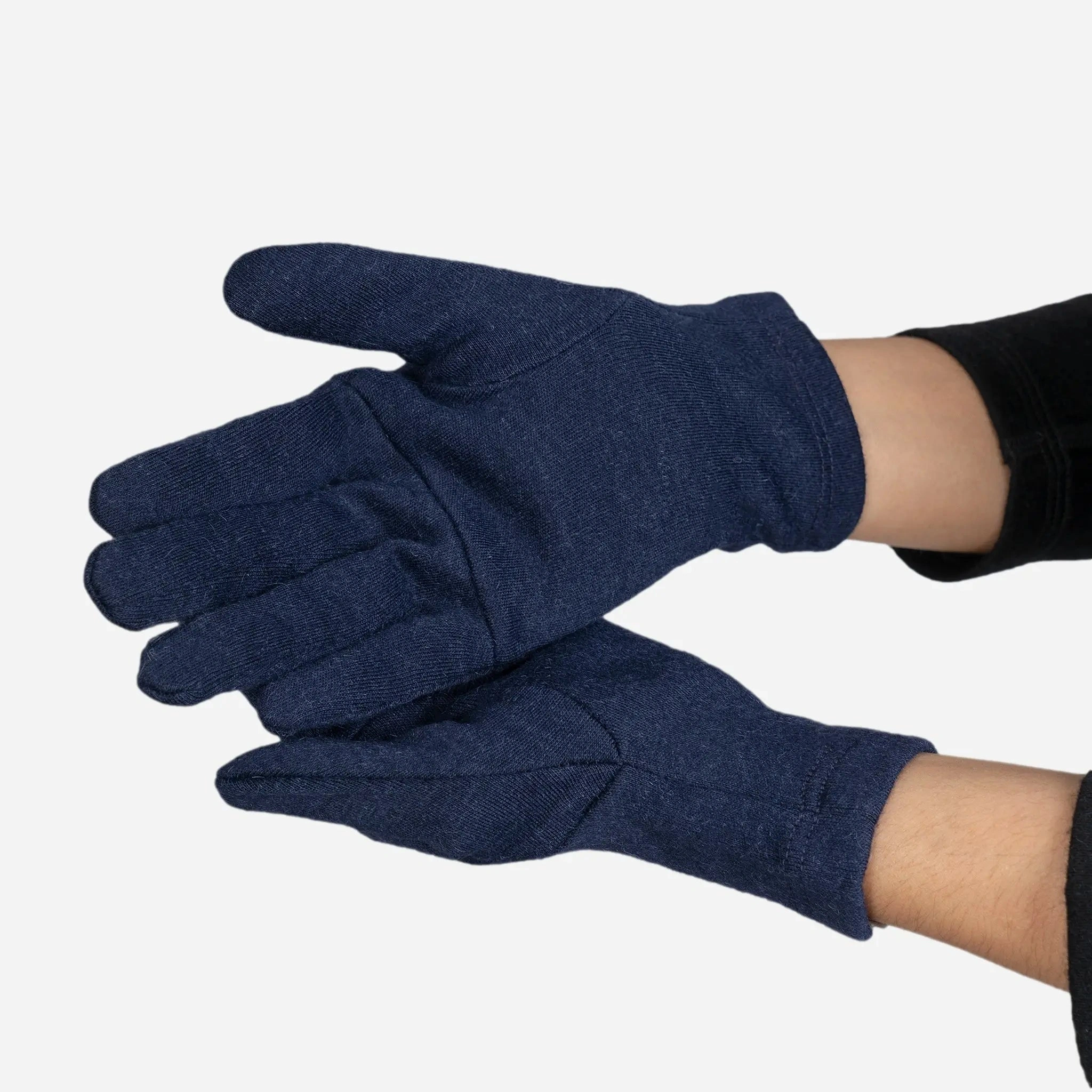 Cozy Alpaca Gloves: Midweight Magic for Every Adventure!